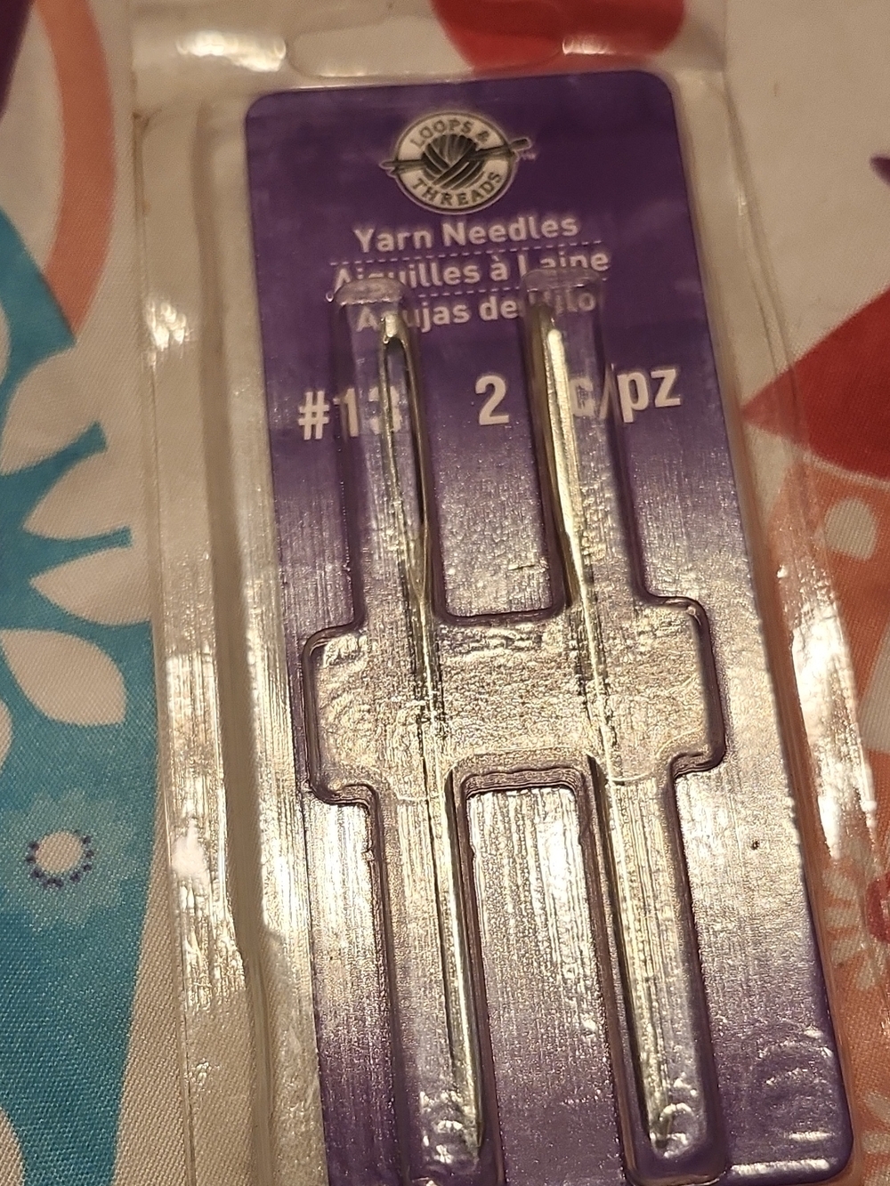 Loops & Threads Yarn Needles Set - Purple Card
